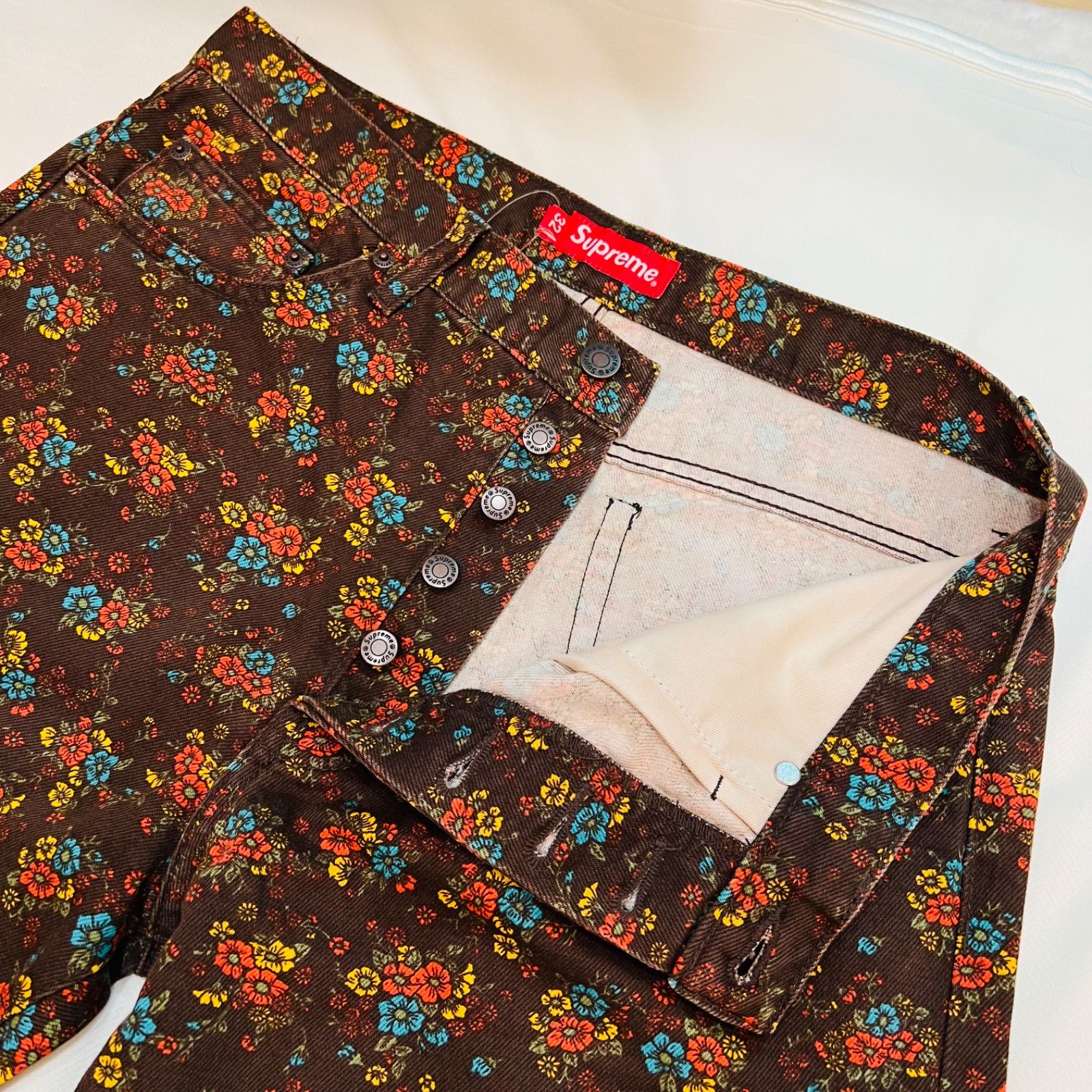 未使用 】Supreme Regular Jean Flowers 22SS 32インチ - メルカリ 未使用 】Supreme Regular Jean Flowers 22SS 32インチ - メルカリ