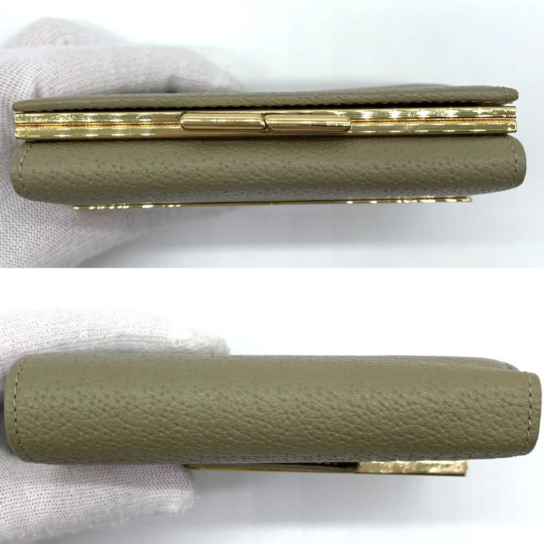 GIVENCHY 型押しレザー 折り財布 ゴールド 刻印ロゴ　グリーン系 GIVENCHY 型押しレザー 折り財布 ゴールド 刻印ロゴ グリーン系