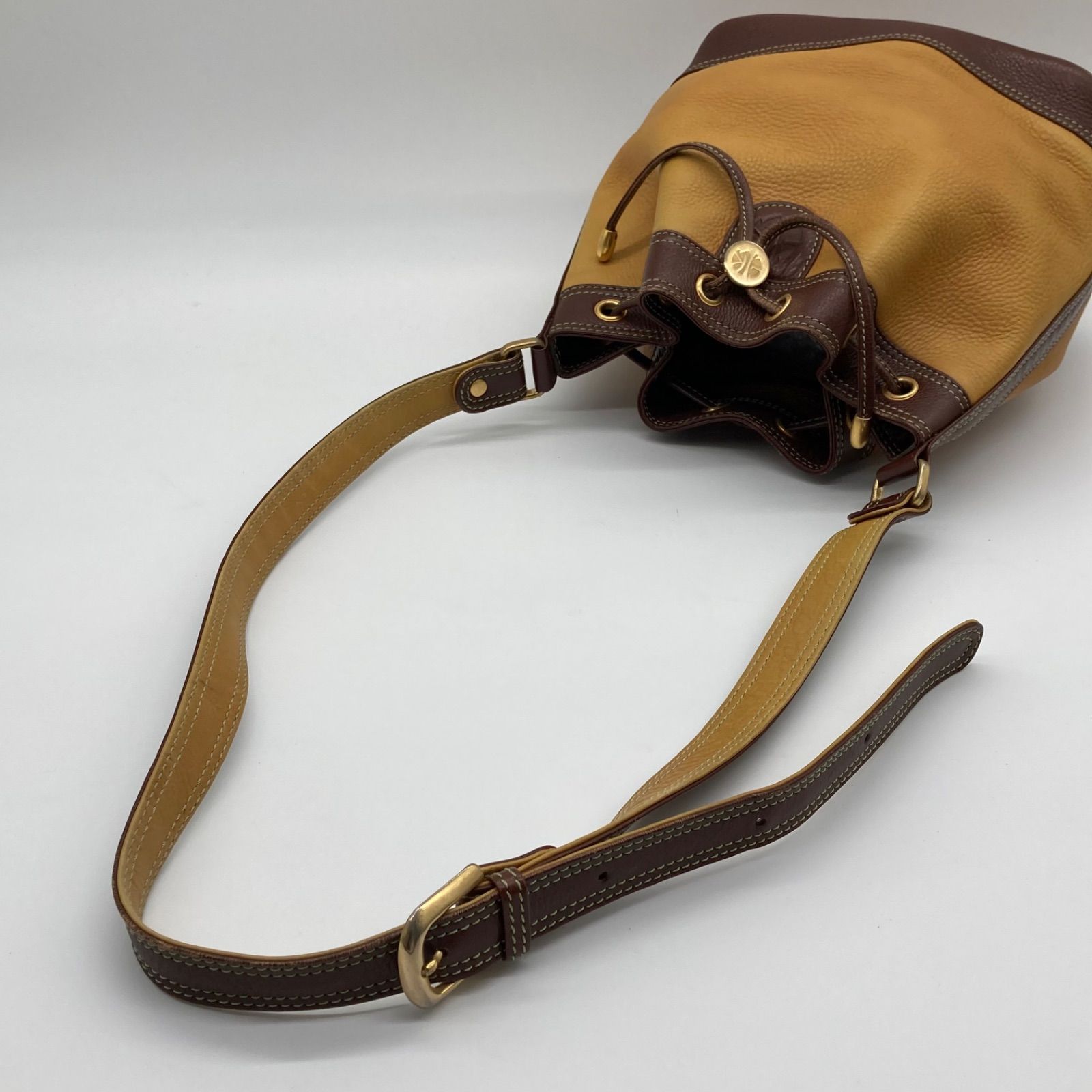 ENRIQUE LOEWE KNAPPE】Made in Spain 70's leather crossbody