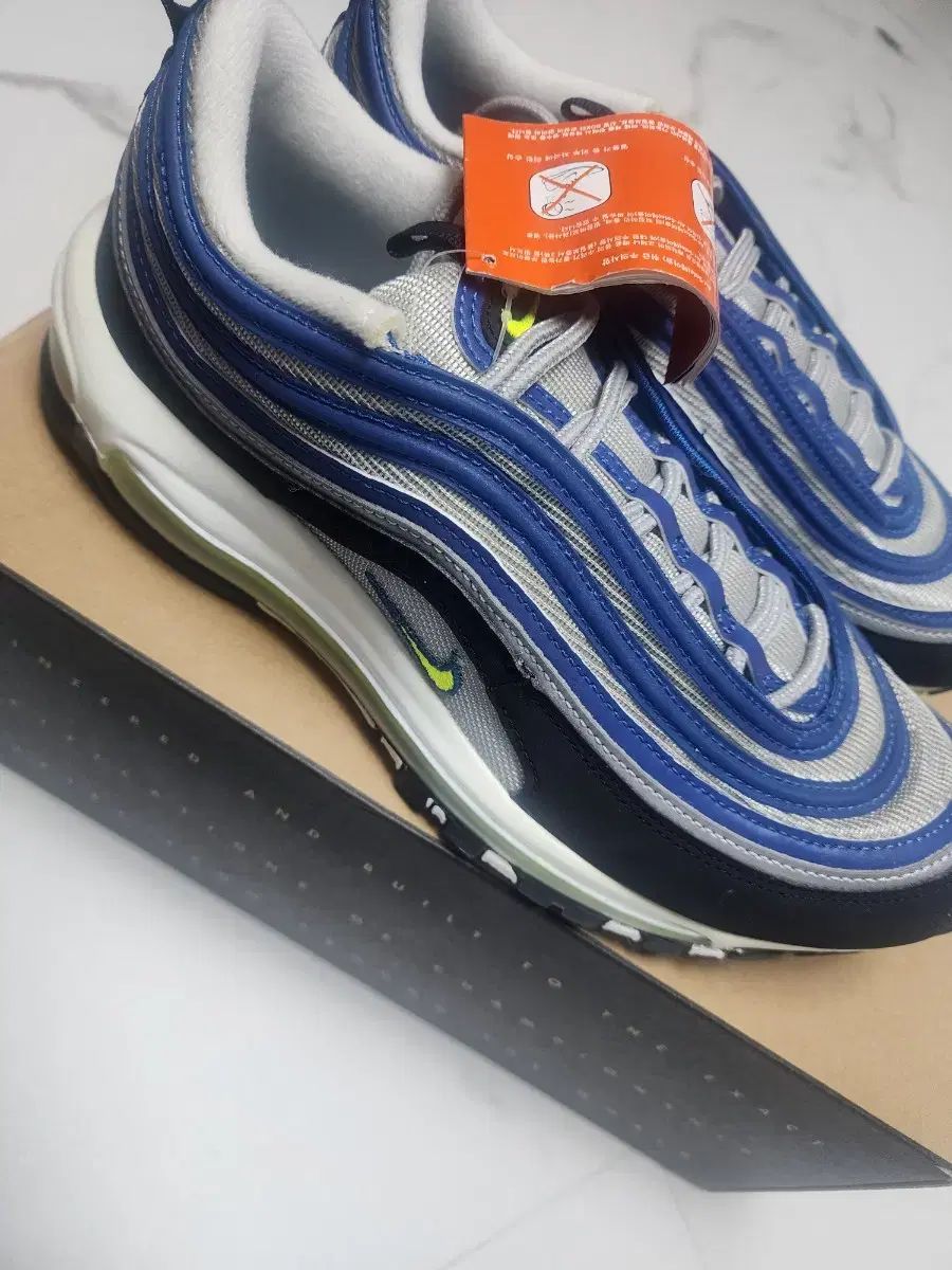 NIKE ナイキ