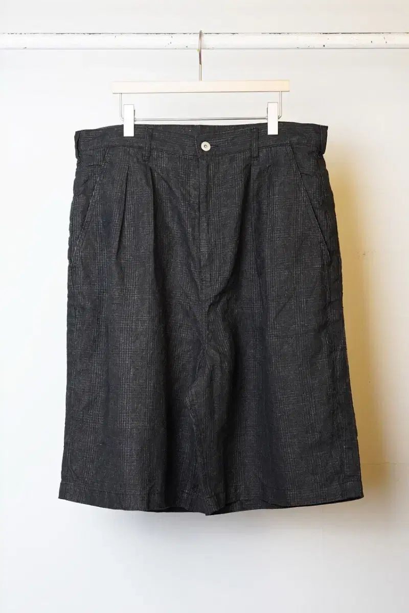 M ワードローブ 41 TWO TUCK LANDSCAPE SHORTS