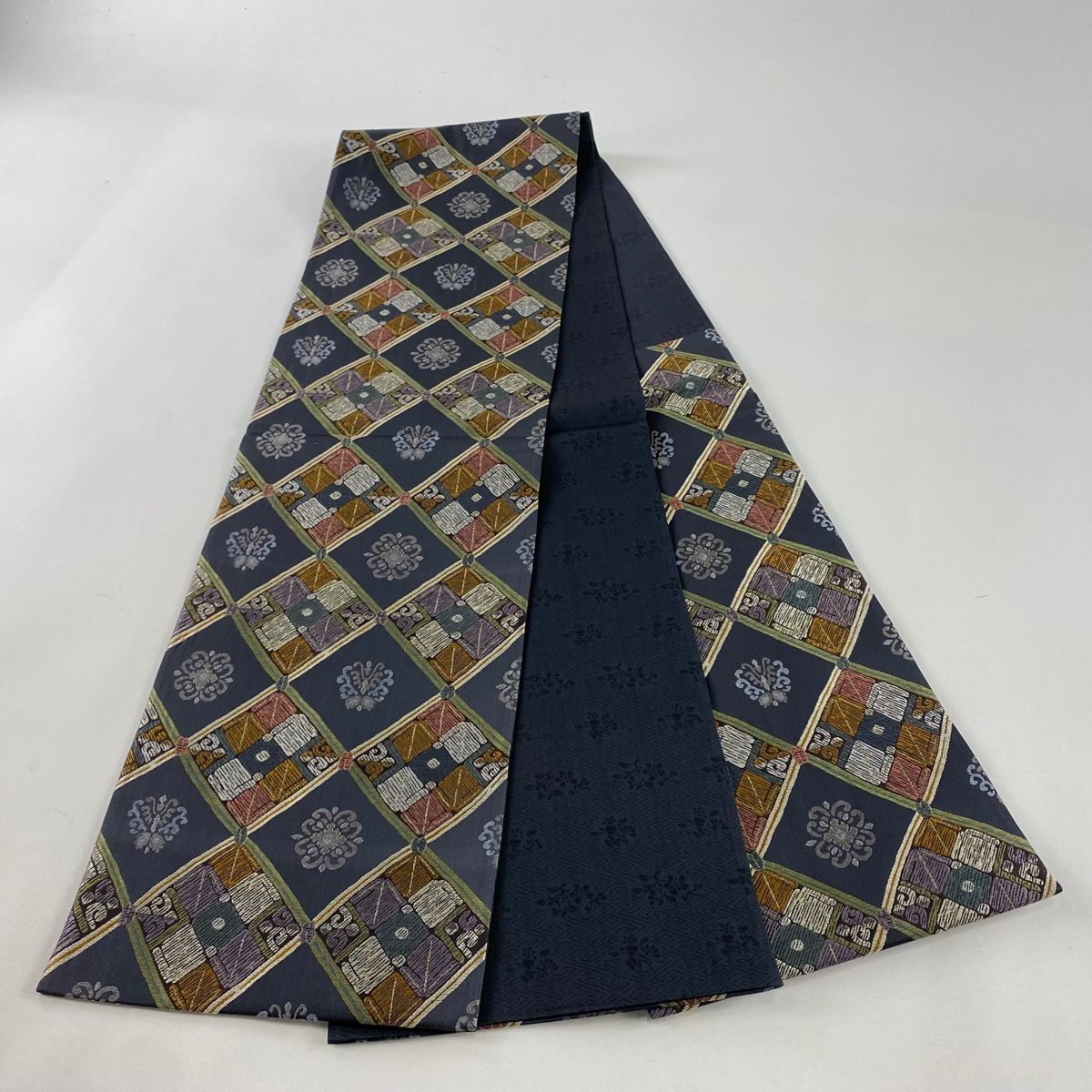 袋帯 美品 秀品 華文 菱格子 箔 墨色 六通 正絹 【中古】 - メルカリ