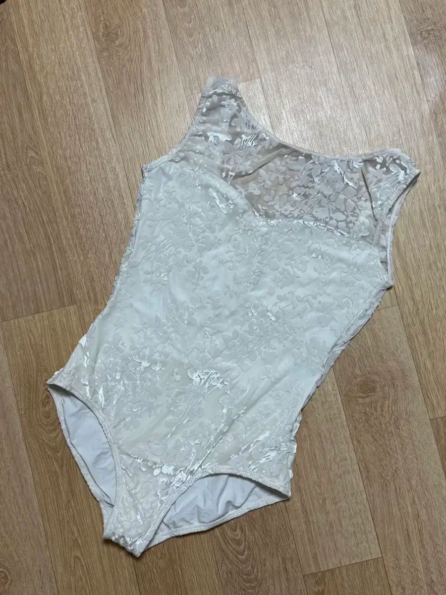 シソンヌ 純度 ホワイト クリーム レオタード L size