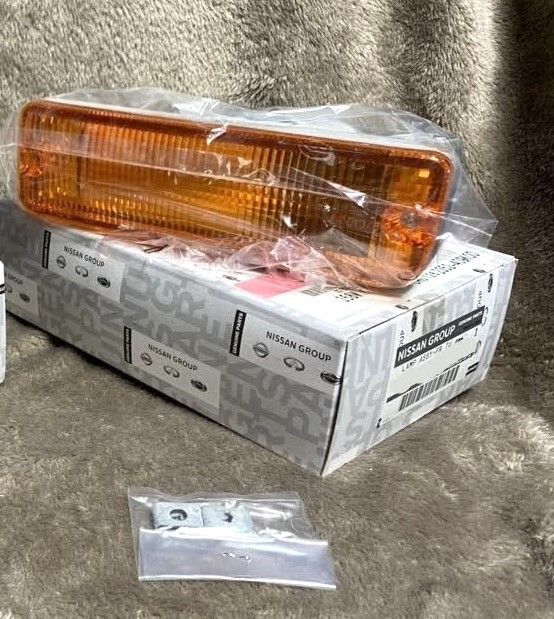 未使用 日産 PS13 S13 シルビア 純正 フロントウインカー ターンシグナルランプ ASSY 左 Turn signal lamp assembly front LH