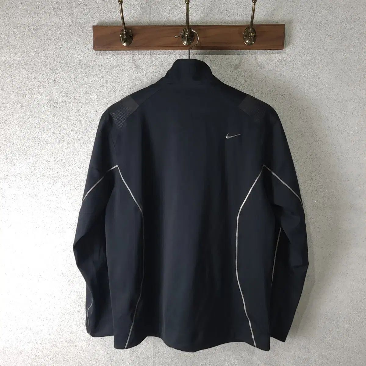 NIKE(ナイキ)ゴルフ STORM-FIT（ストームフィット） スイング