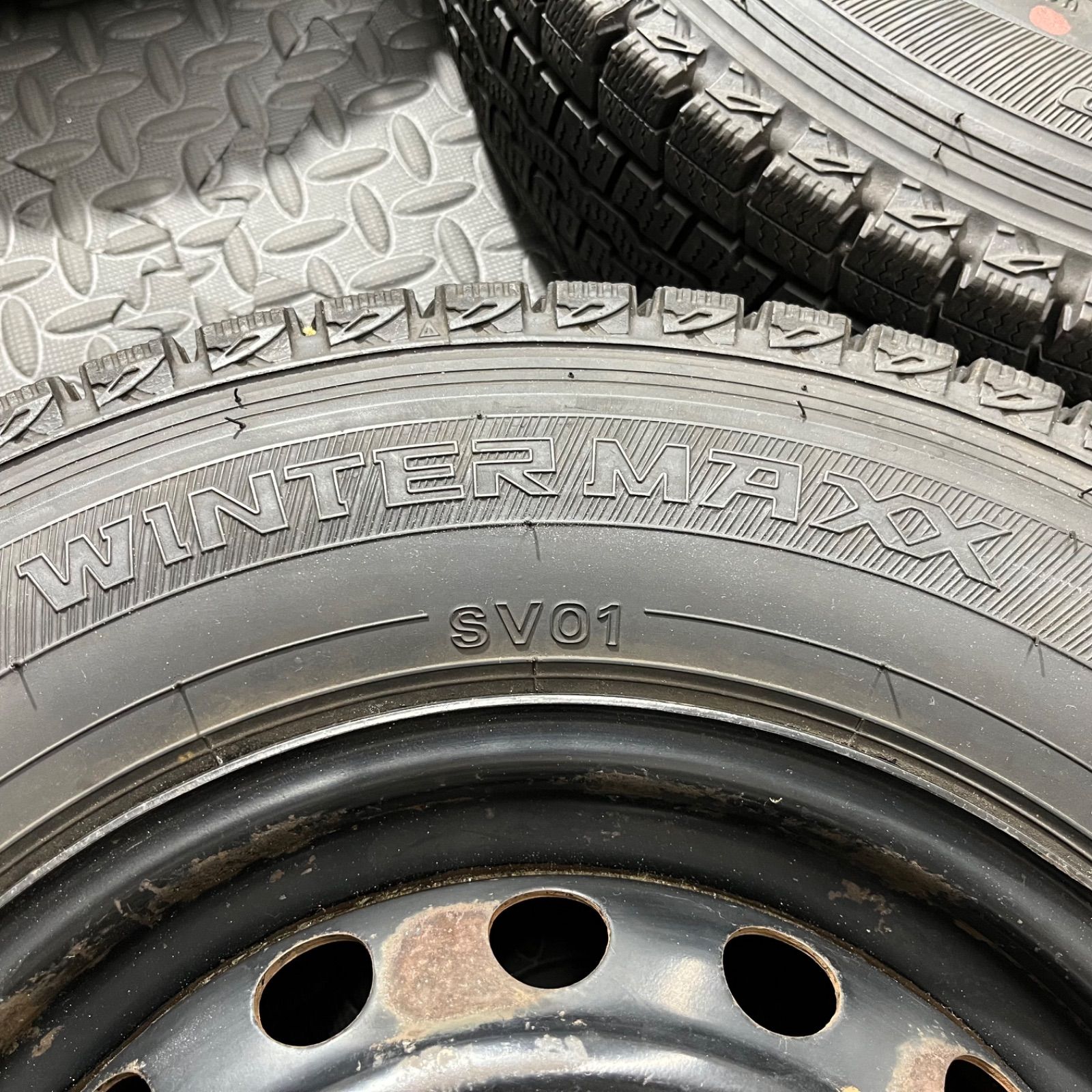 パーティー 21年 145R12 6PR LT ダンロップ ウインターマックスSV01 ダイハツ ハイゼット スタッドレスタイヤ