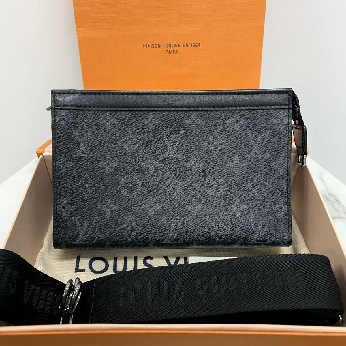 Louis Vuitton ルイヴィトン Gaston Luga ガストンルーガ ウェアラブル モノグラム エクリプス クロスバッグ バッグ