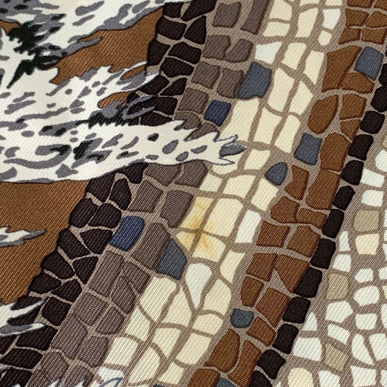 HERMES エルメス カレ90 SOUS LE CEDRE ヒマラヤ杉の下で スカーフ