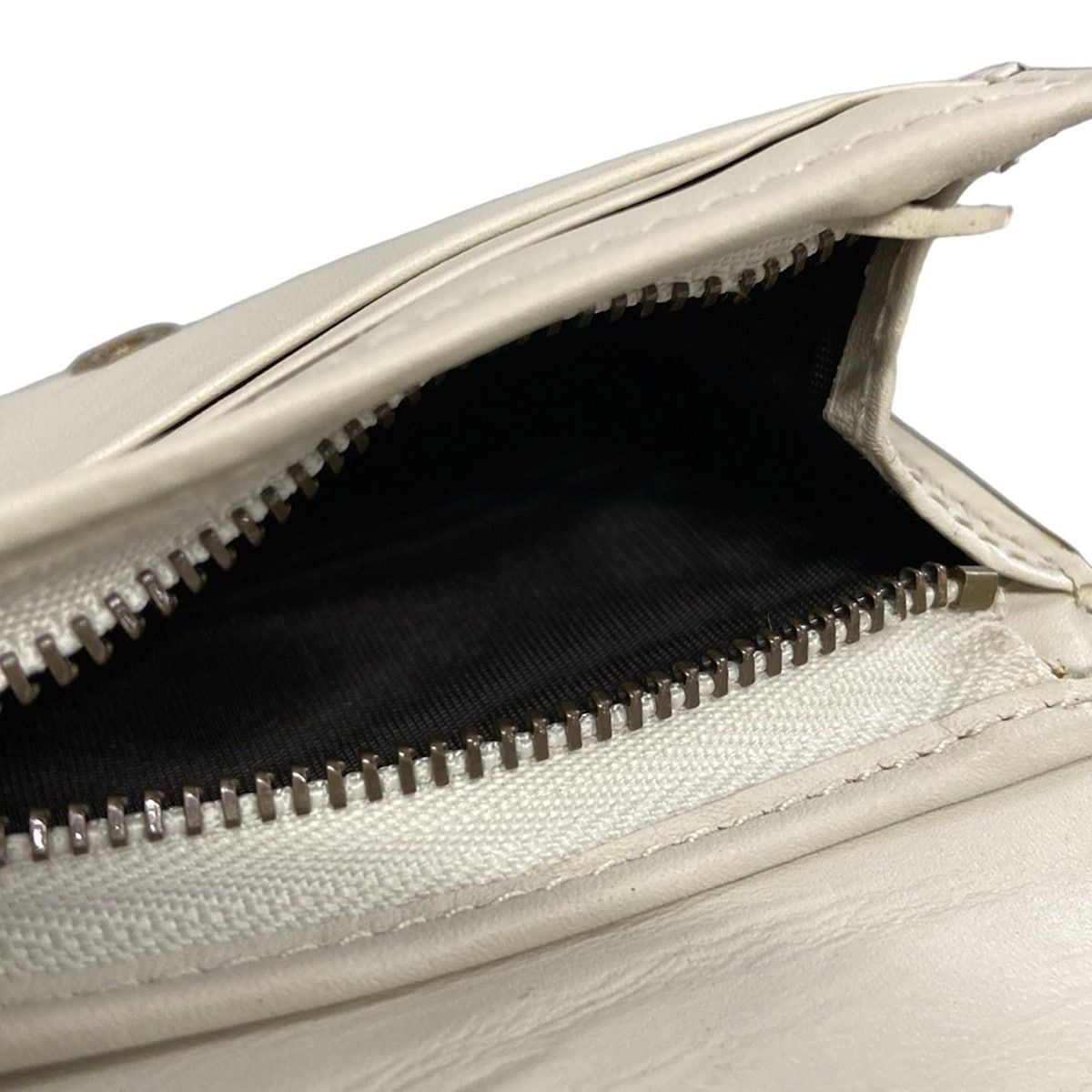 GUCCI(グッチ) 2つ折り財布 クイーン マーガレット 476072 アイボリー  