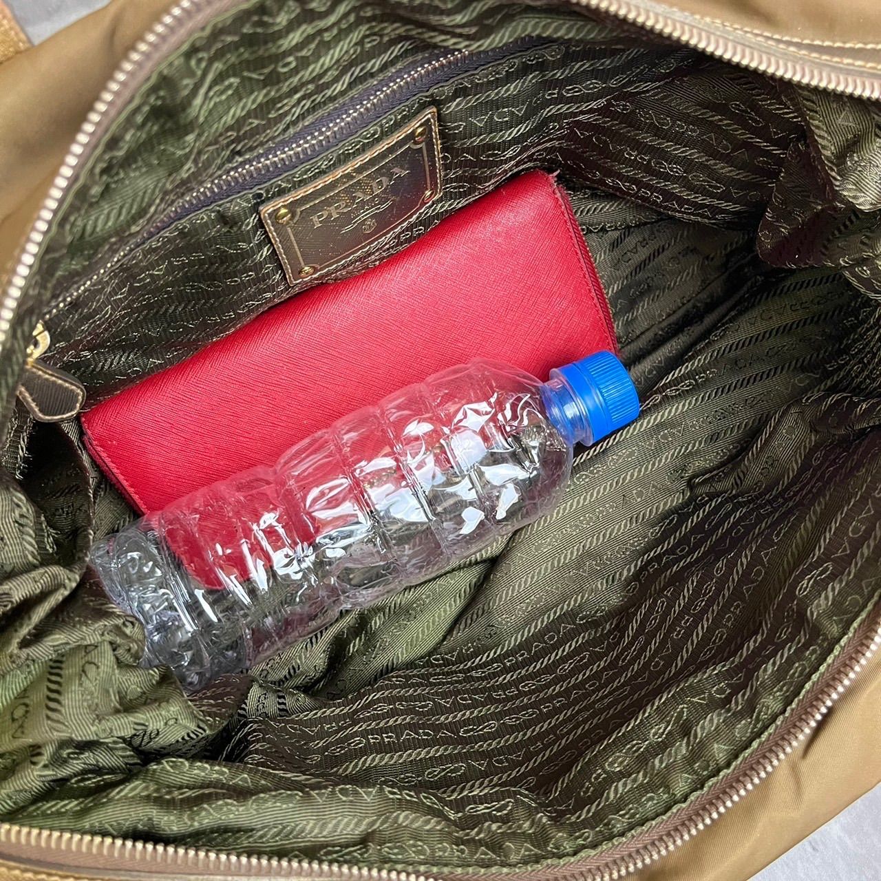 ✨良品✨ PRADA プラダ ミニボストンバッグ トートバッグ ロゴ型押し 