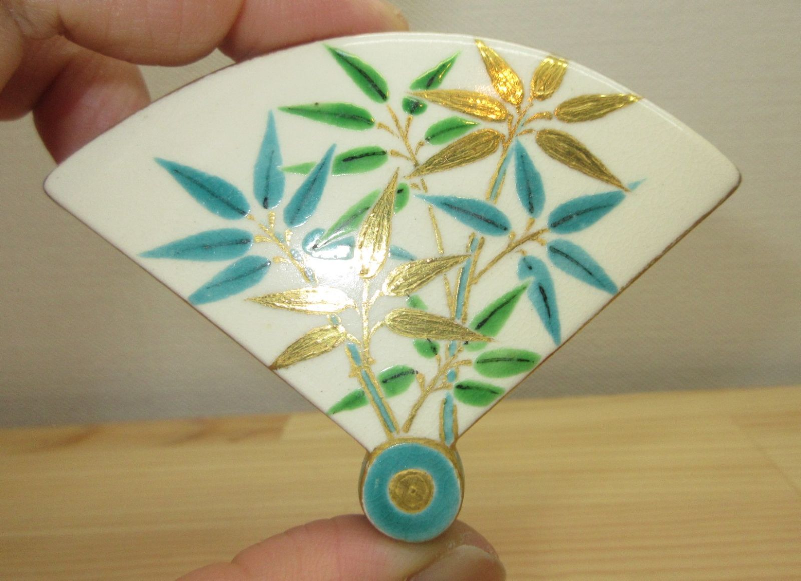 送料込【逢絢亭・新品】茶道具 香合 京焼 扇面香合 竹の図 手塚石雲 共箱入り 逢絢亭・新品】茶道具 香合 京焼 扇面香合 竹の図 手塚石雲 共