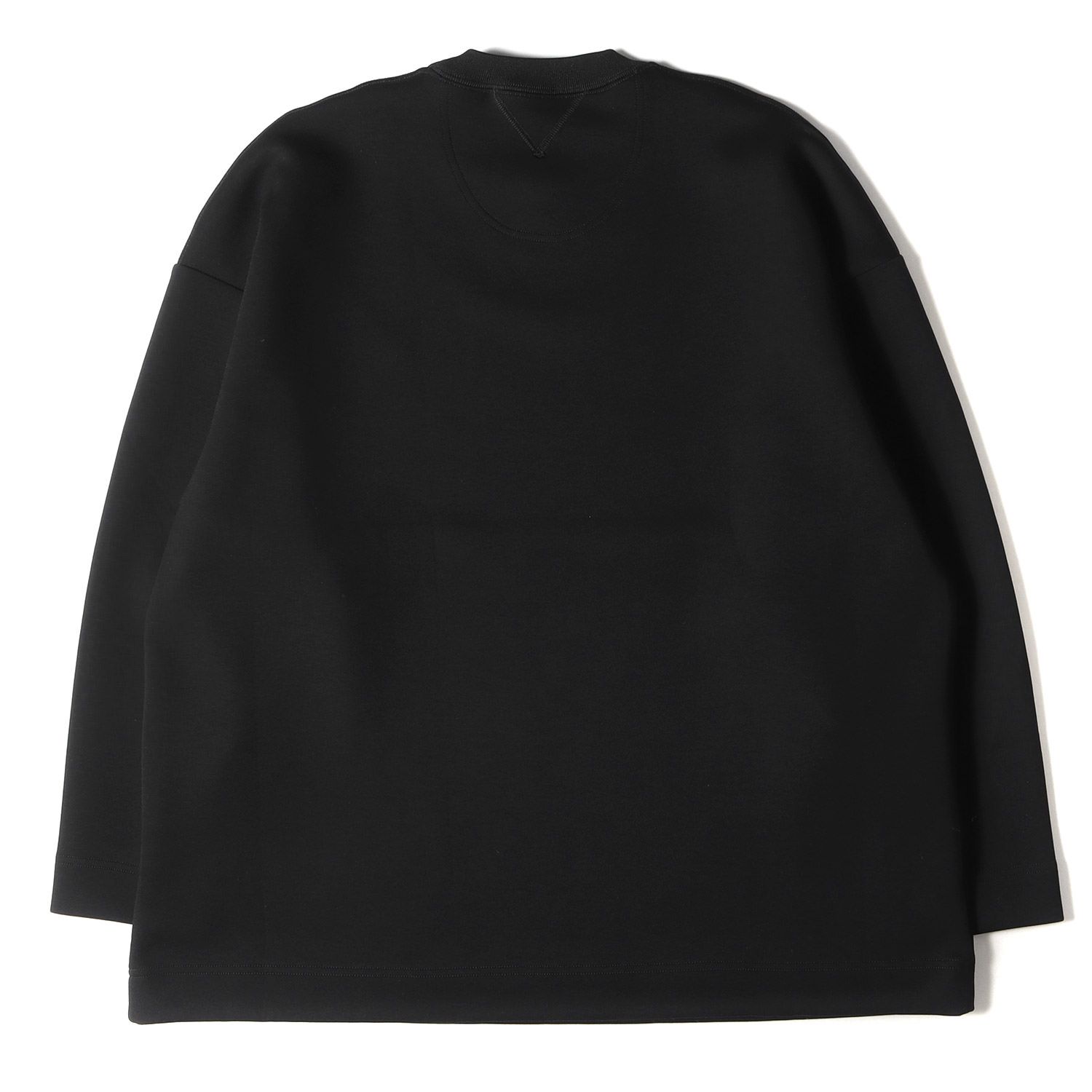 ホワイトマウンテニアリングブリストルF.C.R.B スウェット