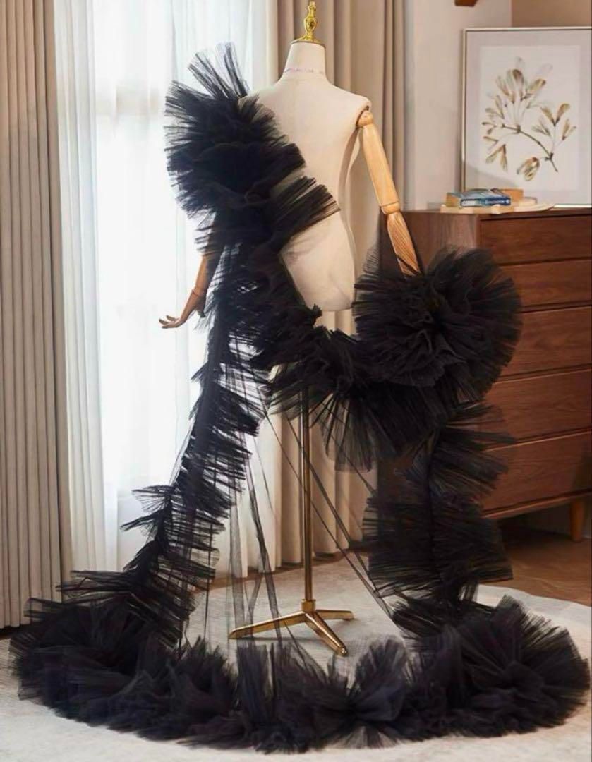 フリルスリーブのゴージャスなロングショール ブラック フリルスリーブのゴージャスなロングショール ブラック - メルカリ