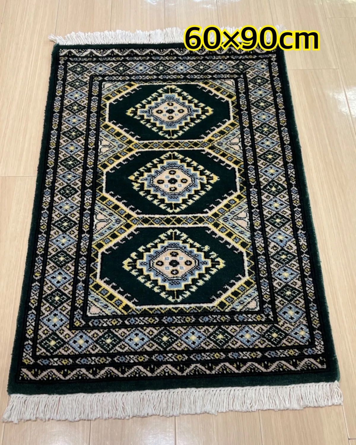 専用 W392 パキスタン絨毯 工房サイン 手織り ウール 105×64㎝ W392 パキスタン絨毯 工房サイン 手織り ウール100% 105×64
