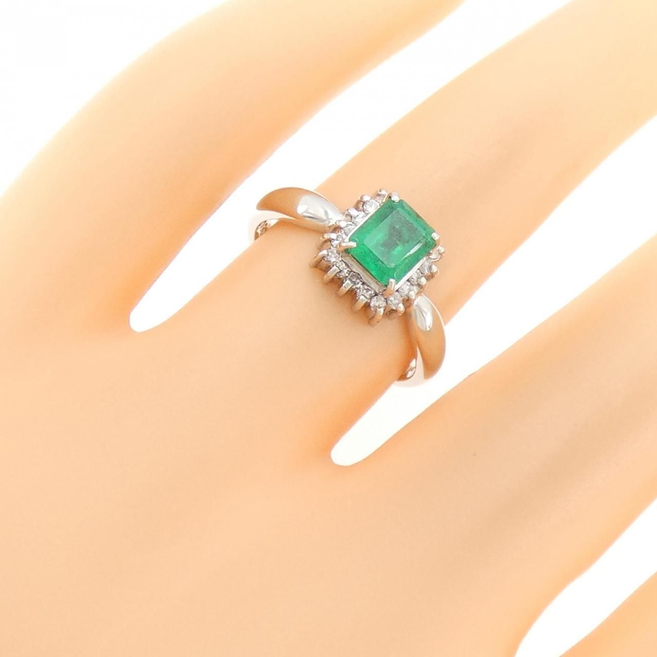 PT900 エメラルド リング 0.74CT - メルカリ
