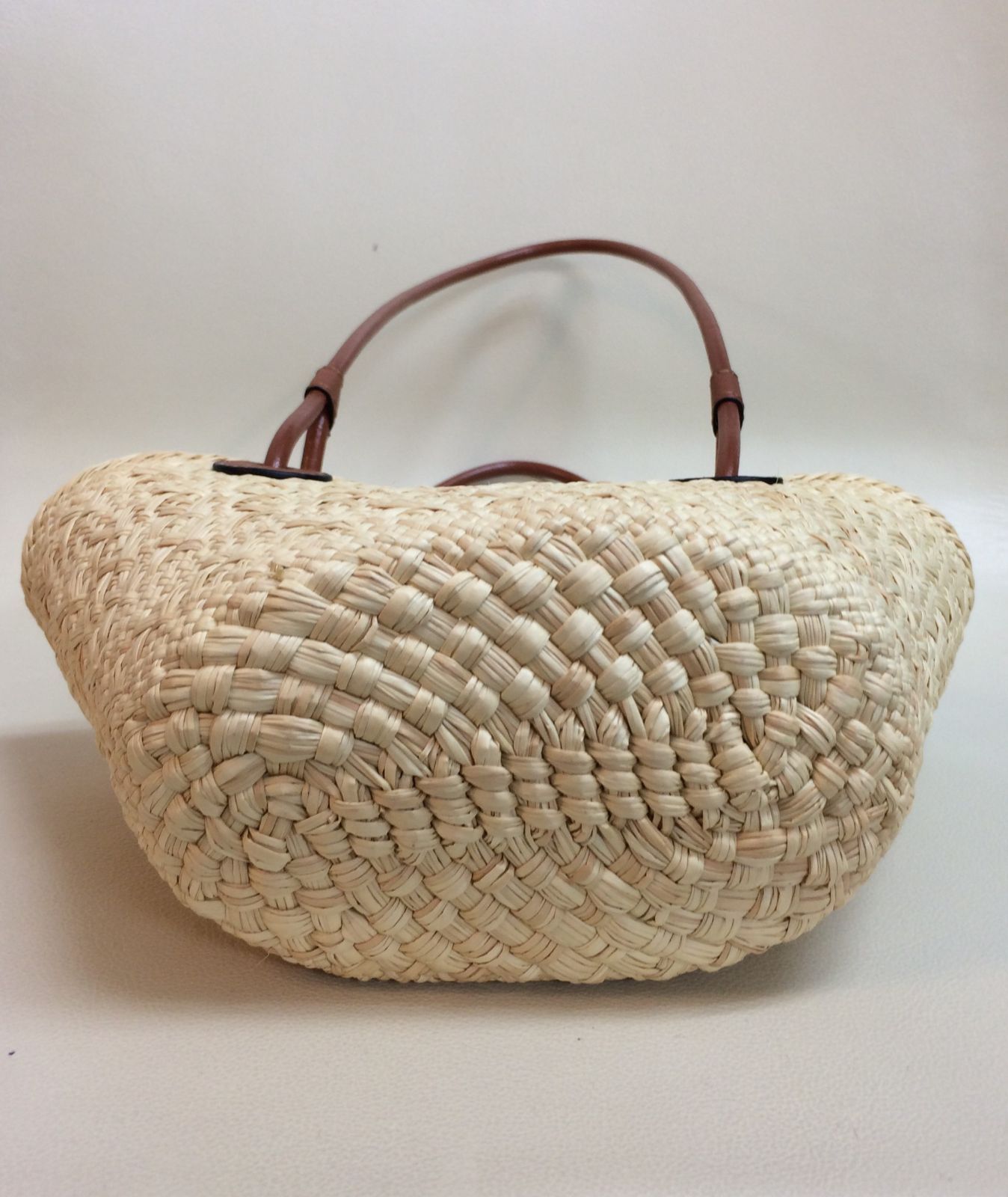 【関税送料込】LOEWE Paula's Ibiza アナグラム バスケット Paula's Ibiza Anagram basket bag in beige - Loewe | Mytheresa