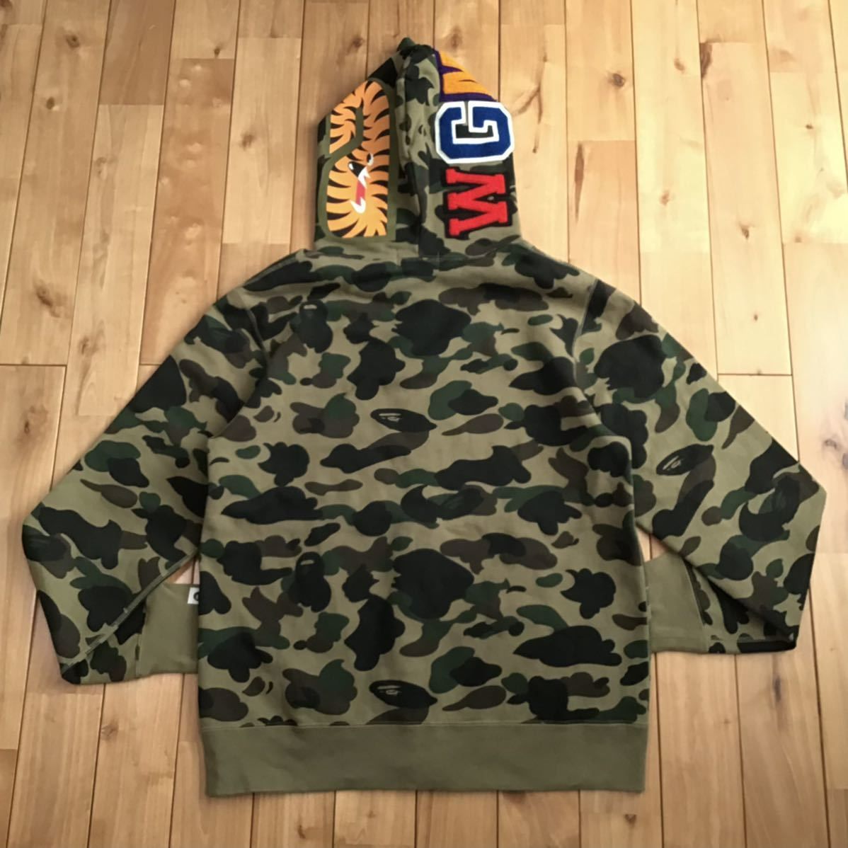 A BATHING APE Babymilo カモフラ スタジャン Lサイズ（A