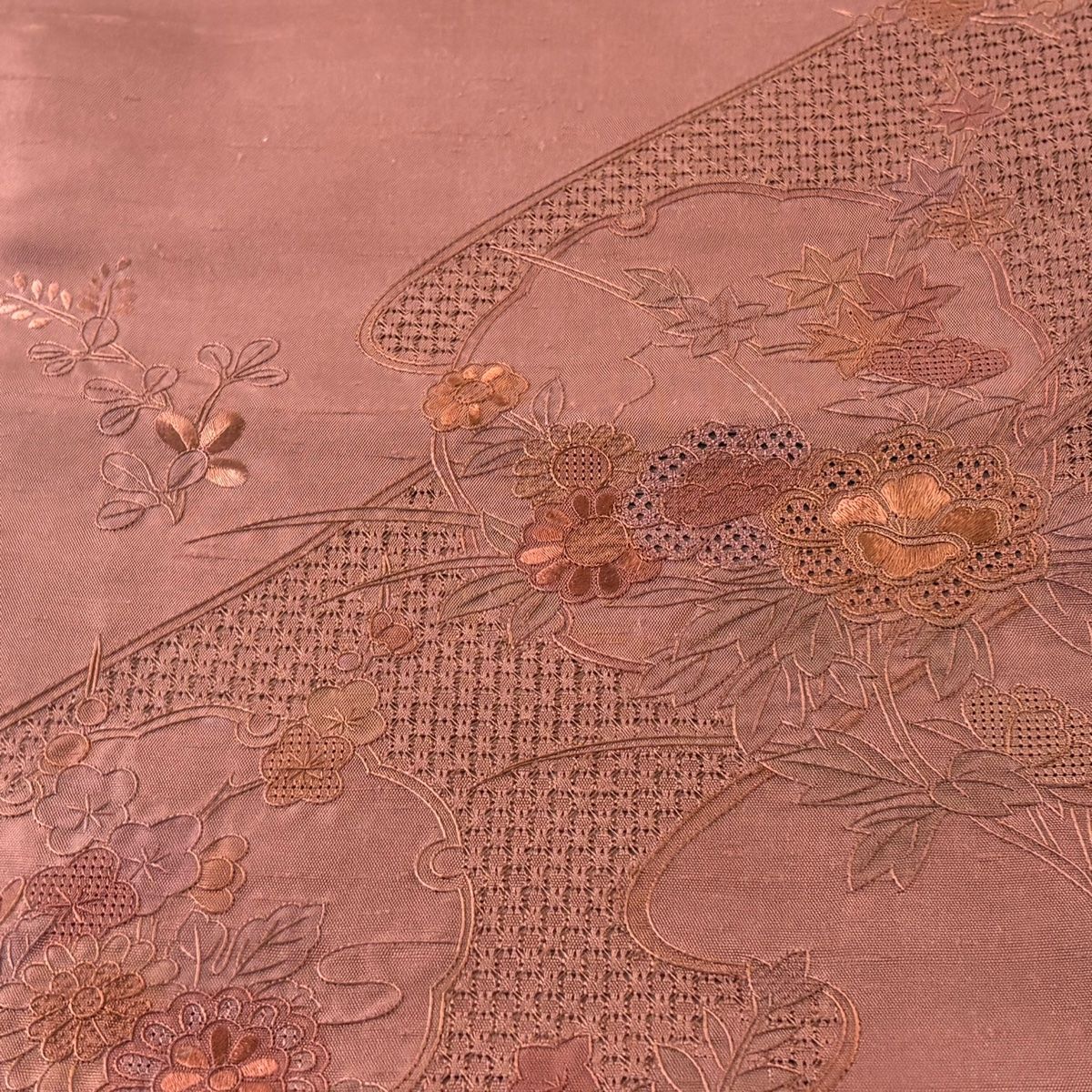 袋帯 美品 秀品 紬地 雪輪 霞 蘇州刺繍 赤茶 お太鼓柄 正絹