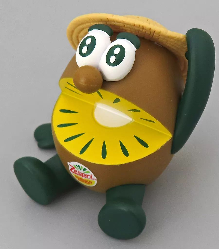 キウイ君 フィギュア 帽子付き 今年は麦わら帽子がかわいい！毎年、SNSで話題沸騰の【数量限定
