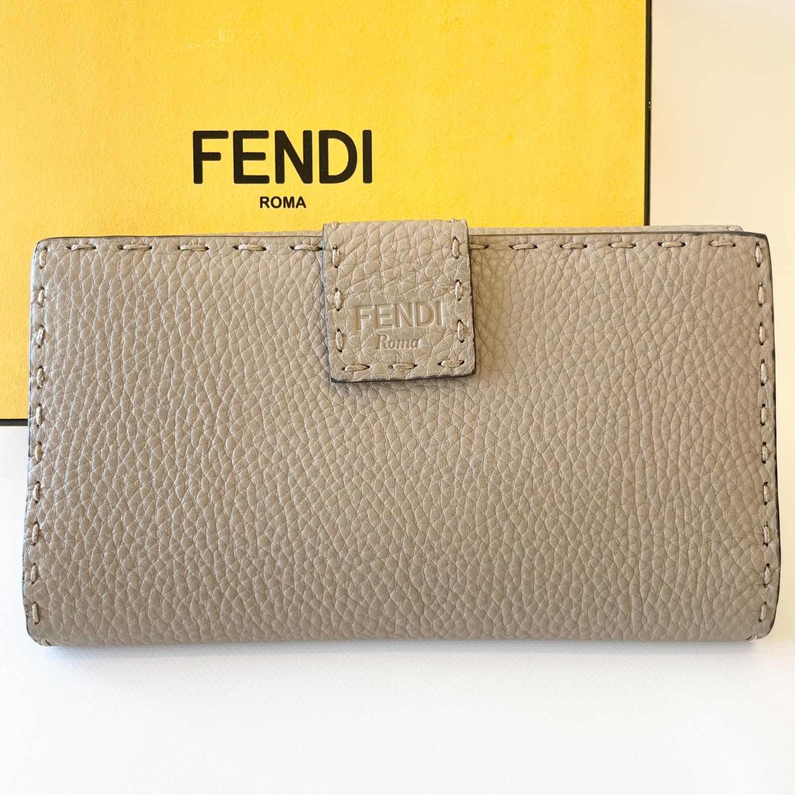 正規美品♡ FENDI フェンディ 長財布 ピーカブー - メルカリ