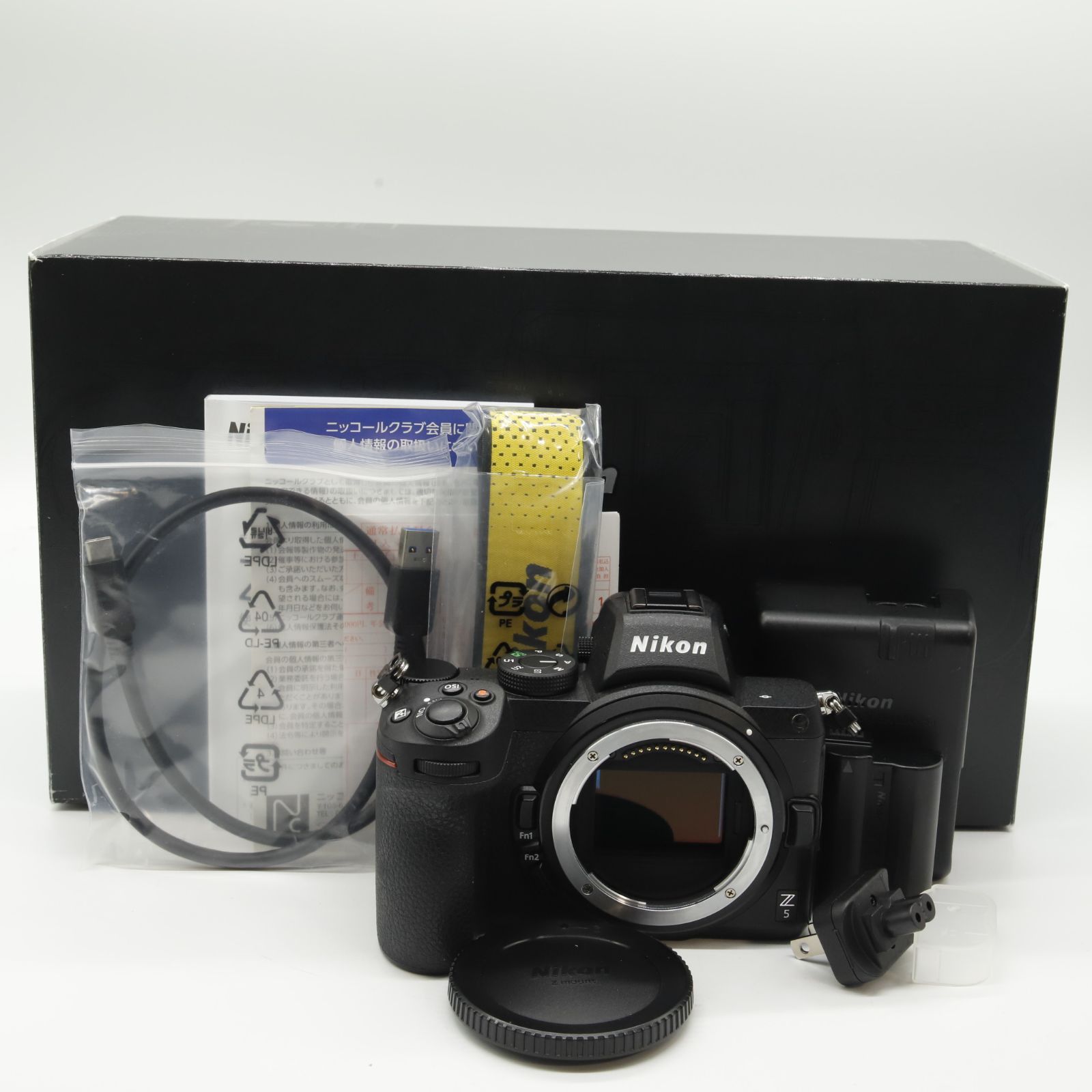 シャッター回数2706回】□ほぼ新品□ Nikon ミラーレス一眼カメラ Z5  