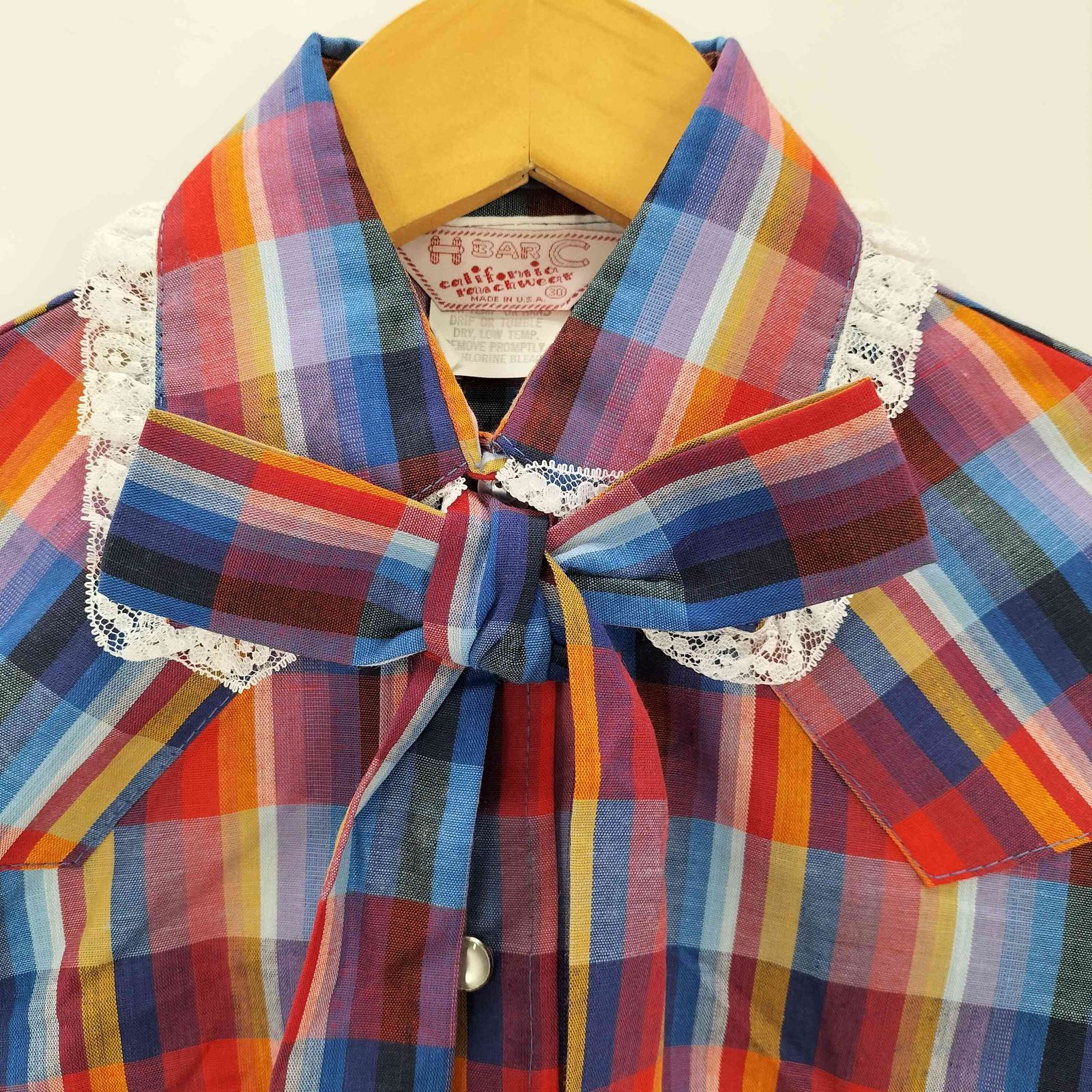 H BAR C(エイチバーシー) デッドストック 三角タグ カラフルチェックフリルカラーリボンシャツ レデ 中古 古着 0845 エイチバーシー H BAR C デッドストック 三角タグ カラフル