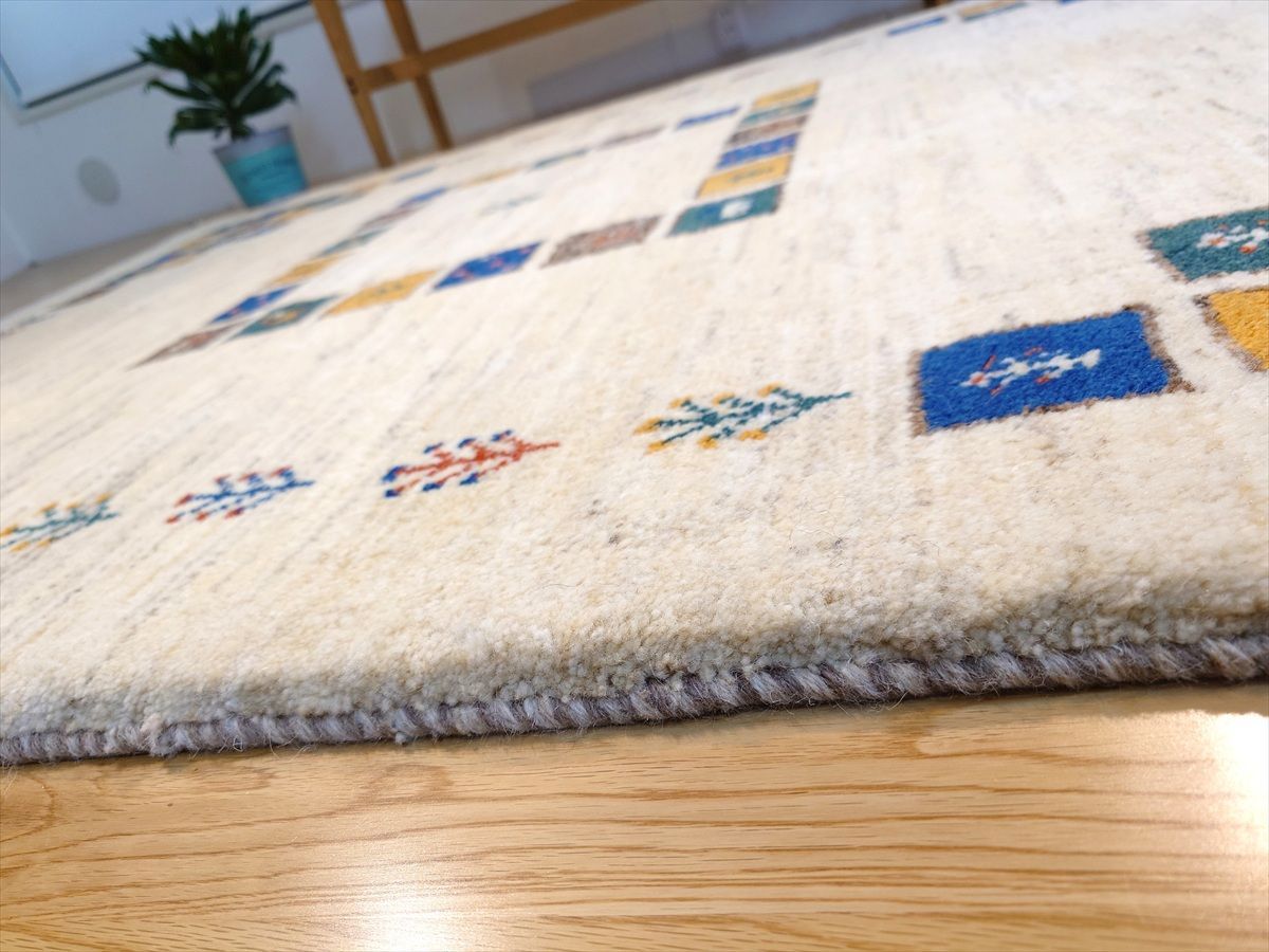 ペルシャ ギャッベ