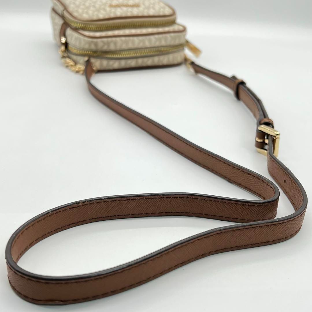 【美品】MICHAEL KORS サコッシュ ロゴグラム ショルダーバッグ 美品】MICHAEL KORS サコッシュ ロゴグラム ショルダーバッグ ✨️美品