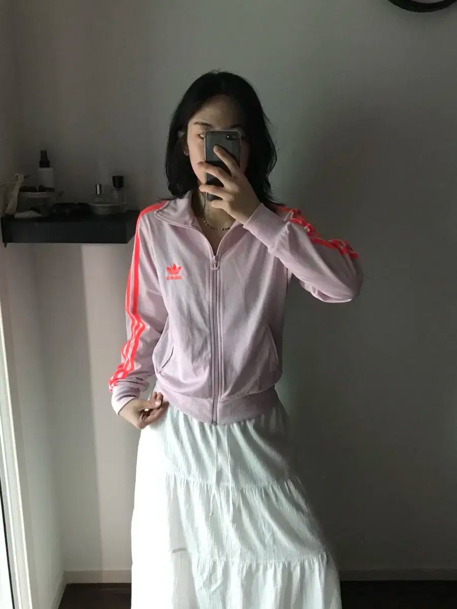 アディダス オールドスクール ファイヤーバード いちごミルク トラックジャージ