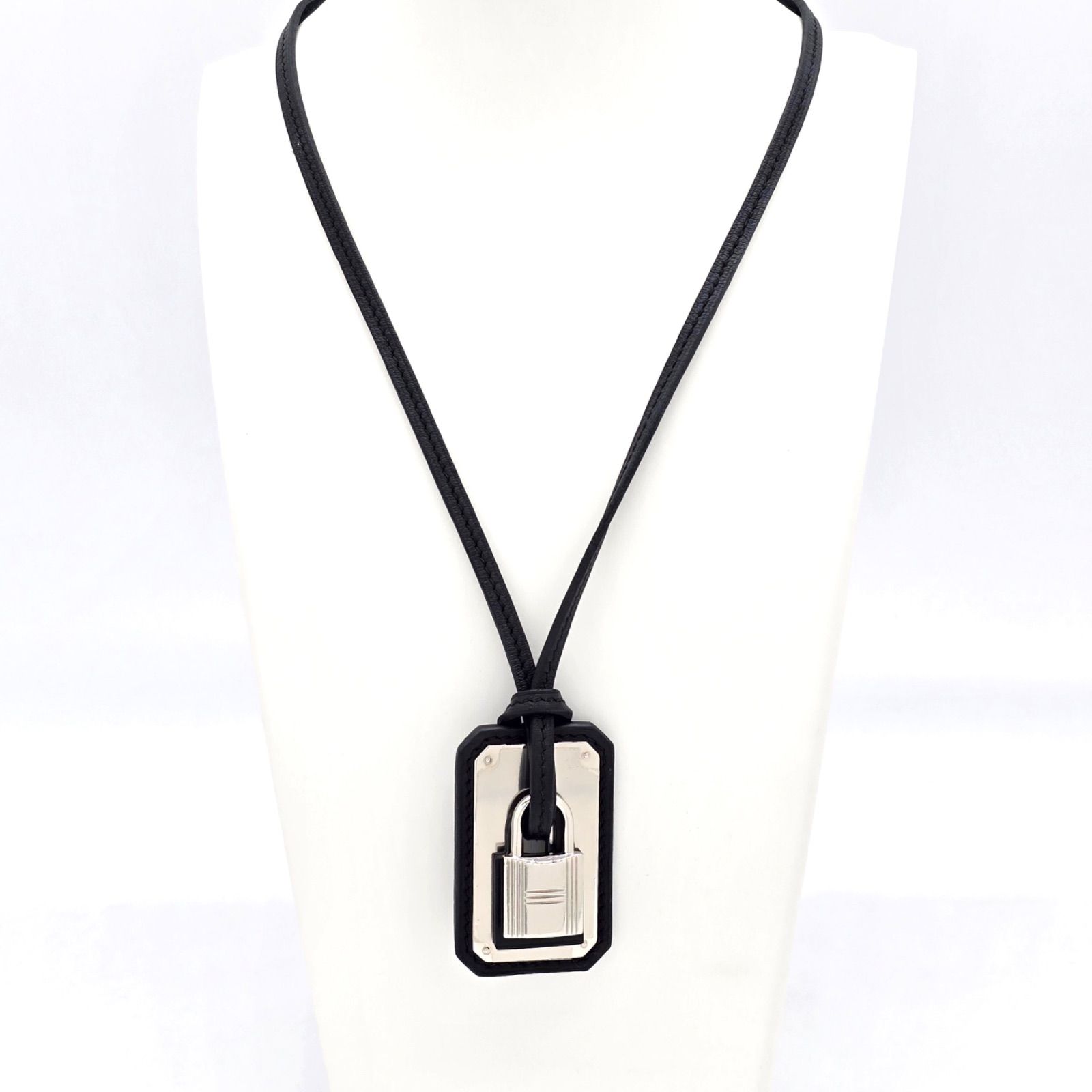 【個性派必見♪】エルメス HERMES メタルペンダント Etrier HERMES エルメス オーケリーGM ペンダント ネックレス Y番