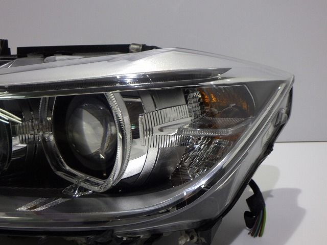 BMW　３シリーズ　F30/F31　純正　HID　左ヘッドライト　63117259543 即決あり BMW 3シリーズ F30&frasl;31 前期 純正 左 ヘッド ライト HID
