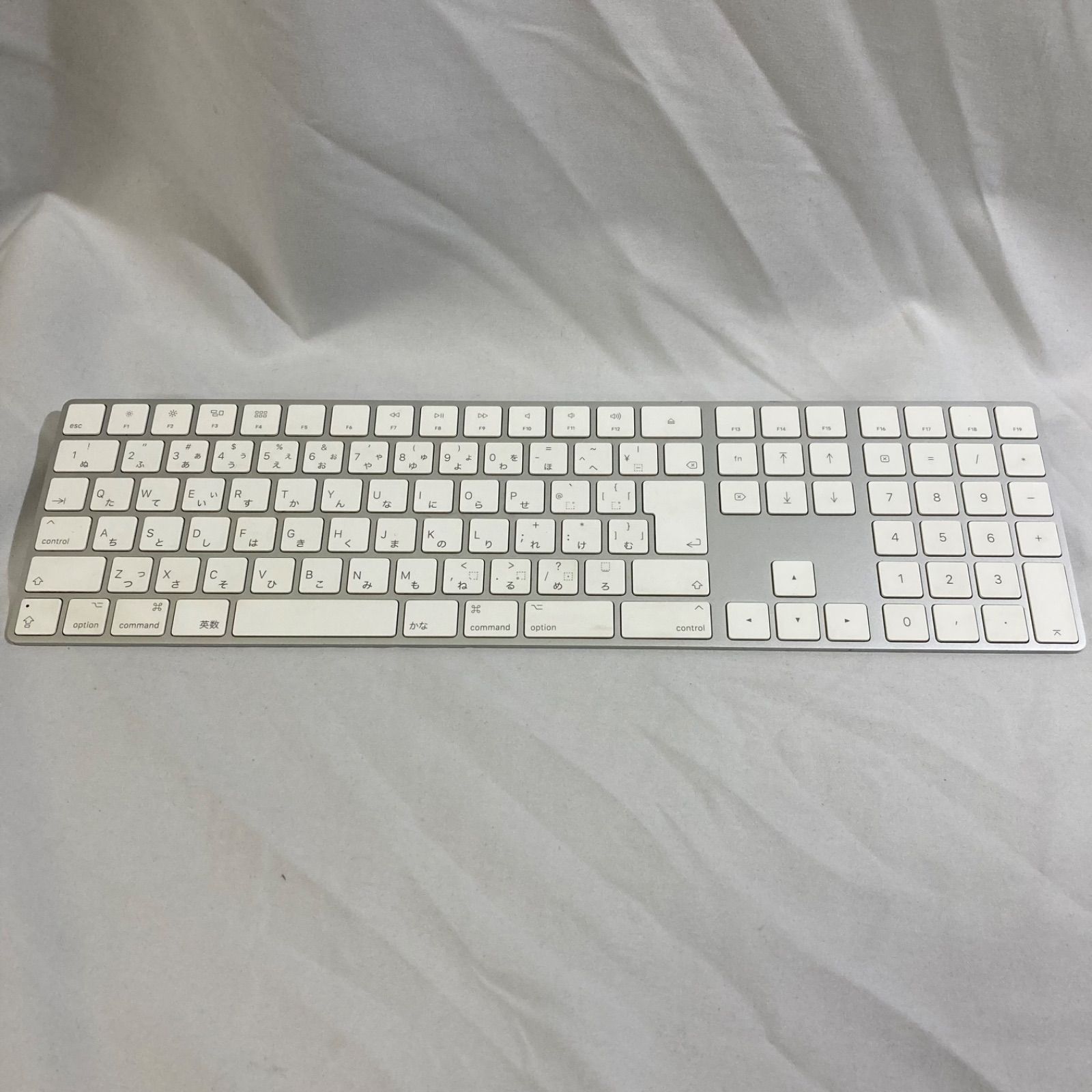 A1843 ホワイト