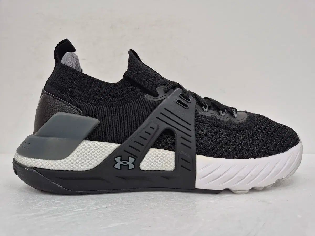 UNDER ARMOUR(アンダーアーマー) プロジェクトロック 5 275 アンダー