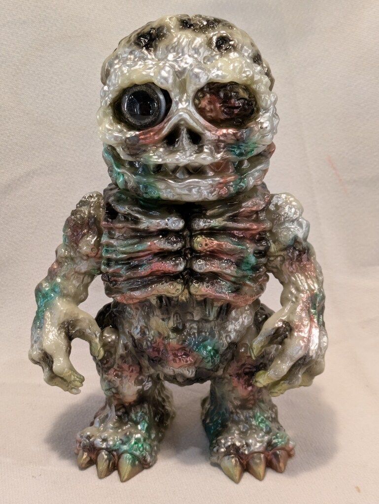 Mutant Vinyl Hardcore Dokuro Sludge Demon 蓄光成型/BLObPUS塗装