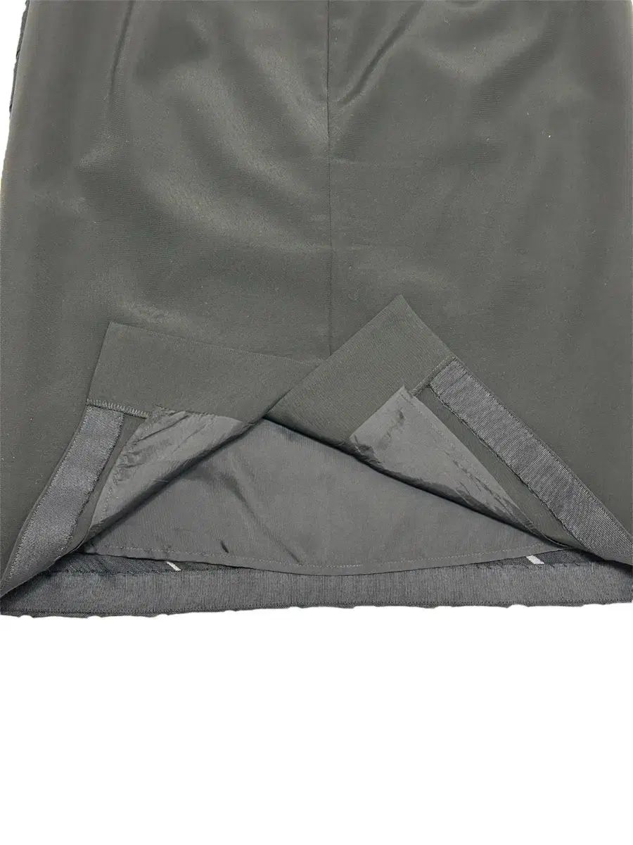 超激安セール 開催中です！ LANVIN COLLECTION ブラック フラワー デザインテープ スカート