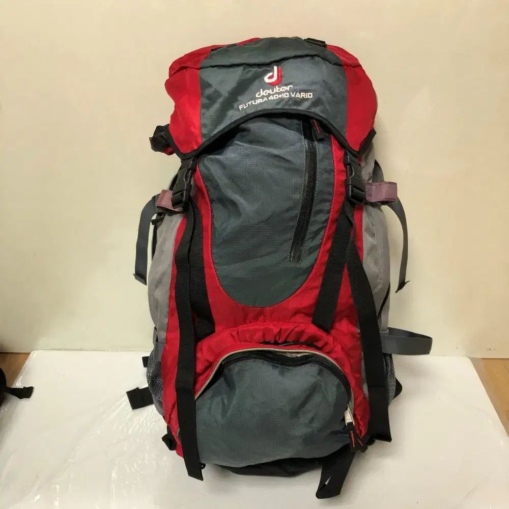 deuter₍ドイター リュックサック 40 ＋ 10L 9906