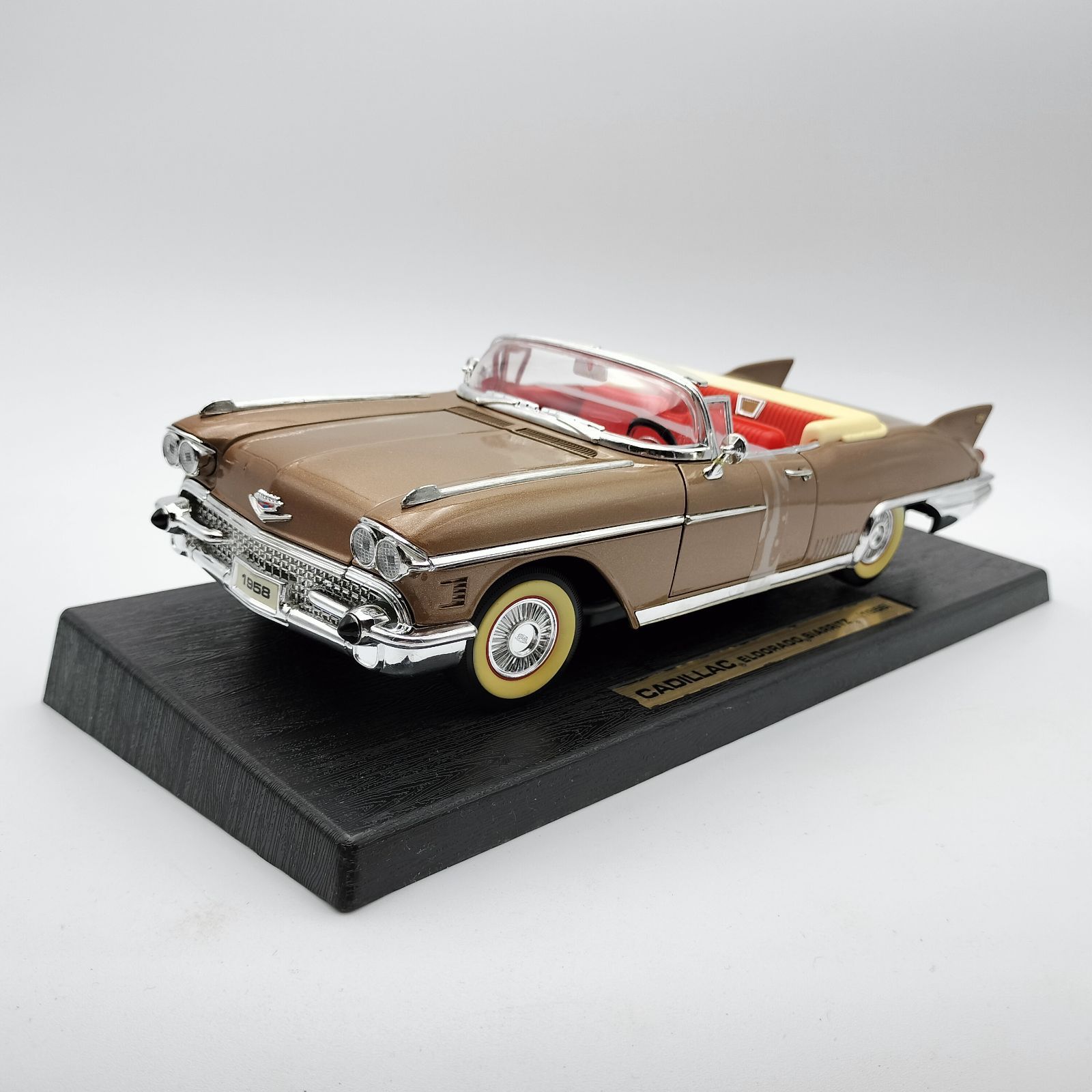 1/18 アメ車　ミニカー　キャデラック　エルドラド　ビアリッツ　1958 41Ip9dq7aUL._AC_UF894,
