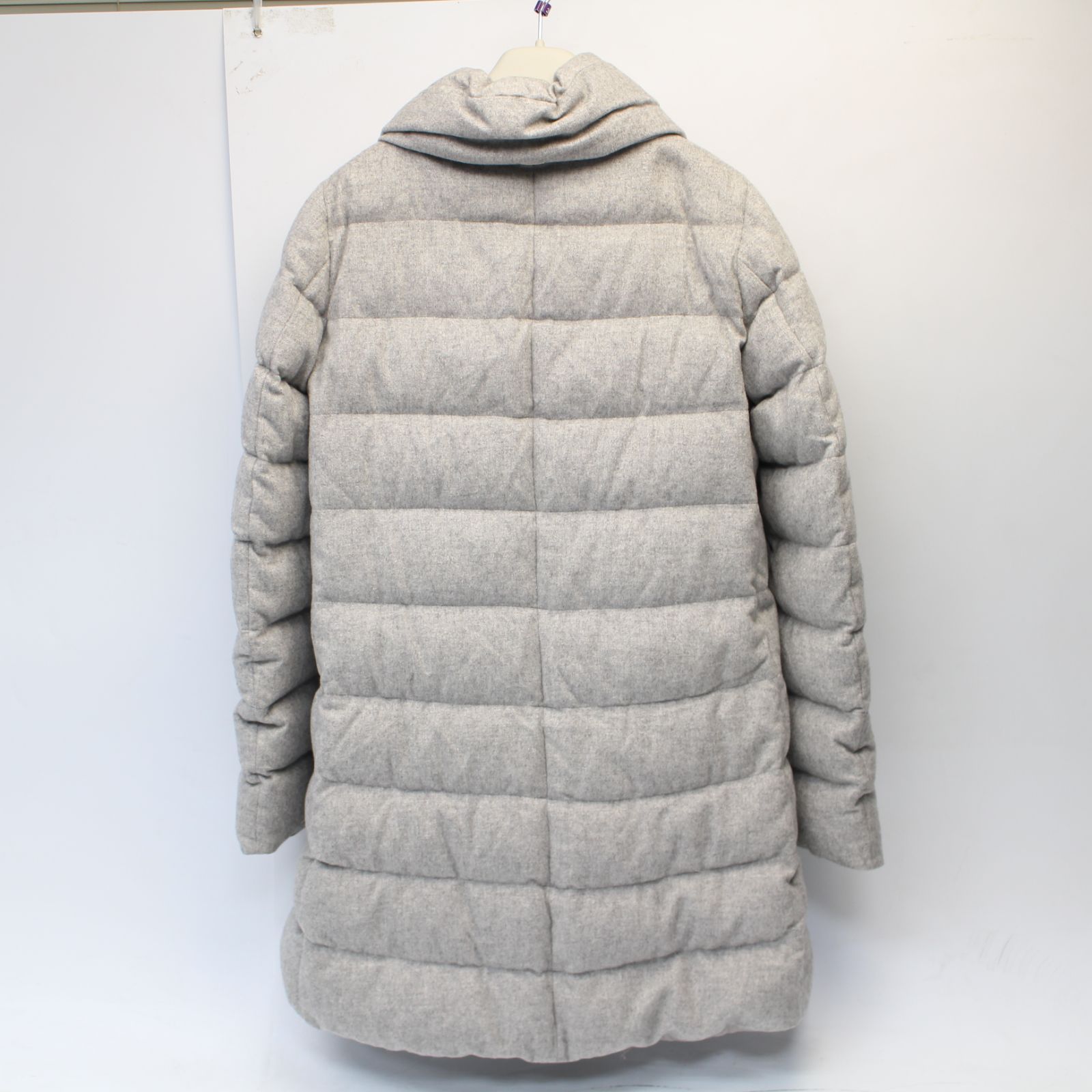 A504】HERNO シルクカシミヤ ボタンダウンコート 38サイズ A504】HERNO シルクカシミヤ ボタンダウンコート 38サイズ