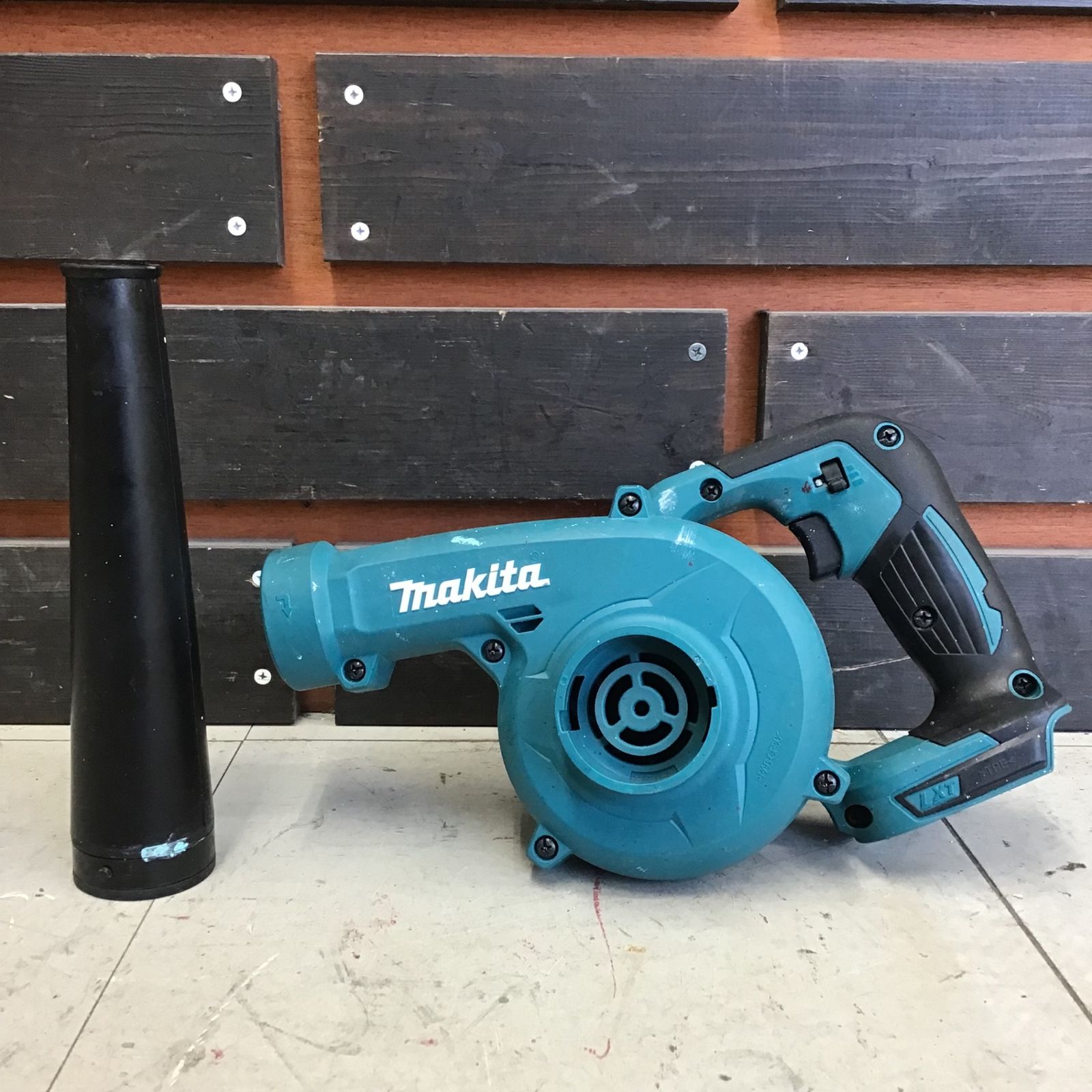 中古品】 マキタ/makita コードレスブロワ UB185DZ □送料無料