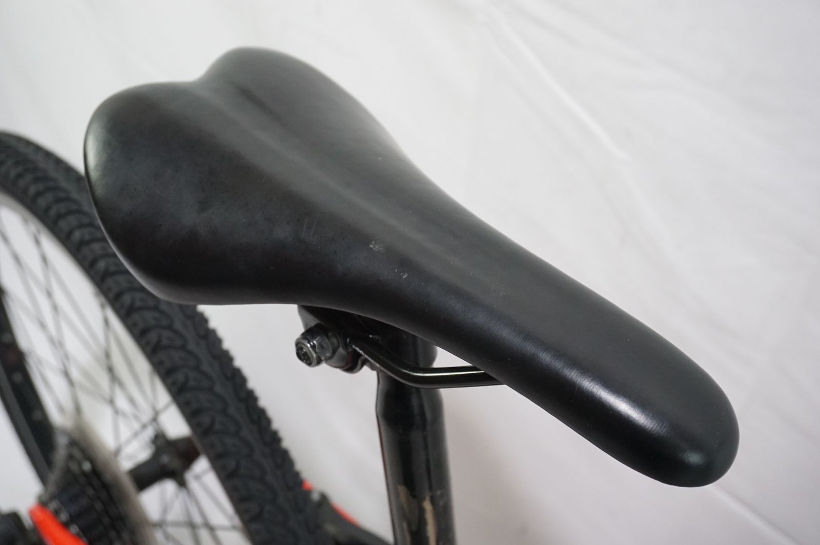 TREK トレック