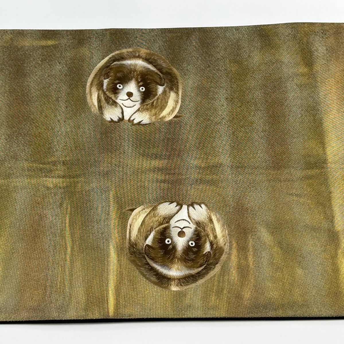 袋帯 逸品 犬 刺繍 箔 金色 お太鼓柄 正絹 【中古】 - メルカリ