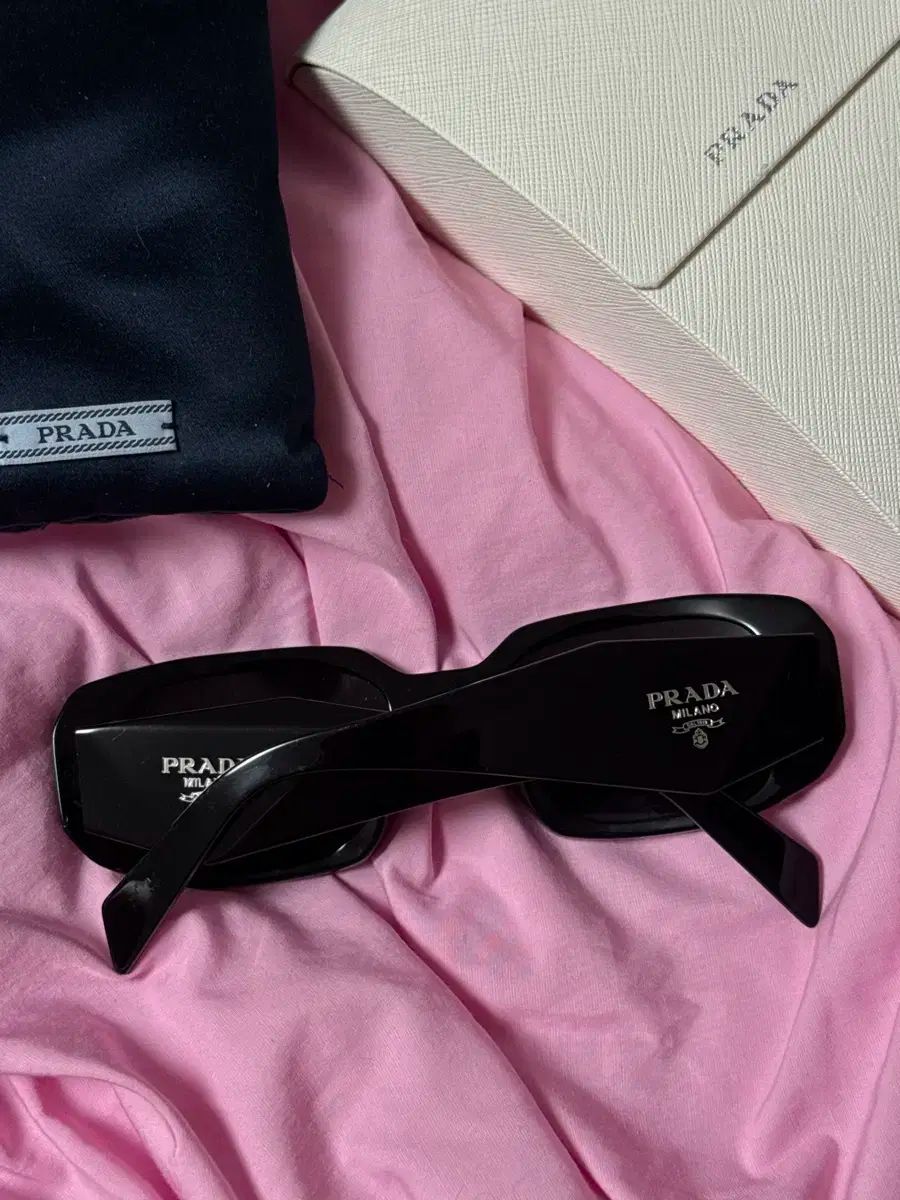 Prada プラダ カリーナ サングラス
