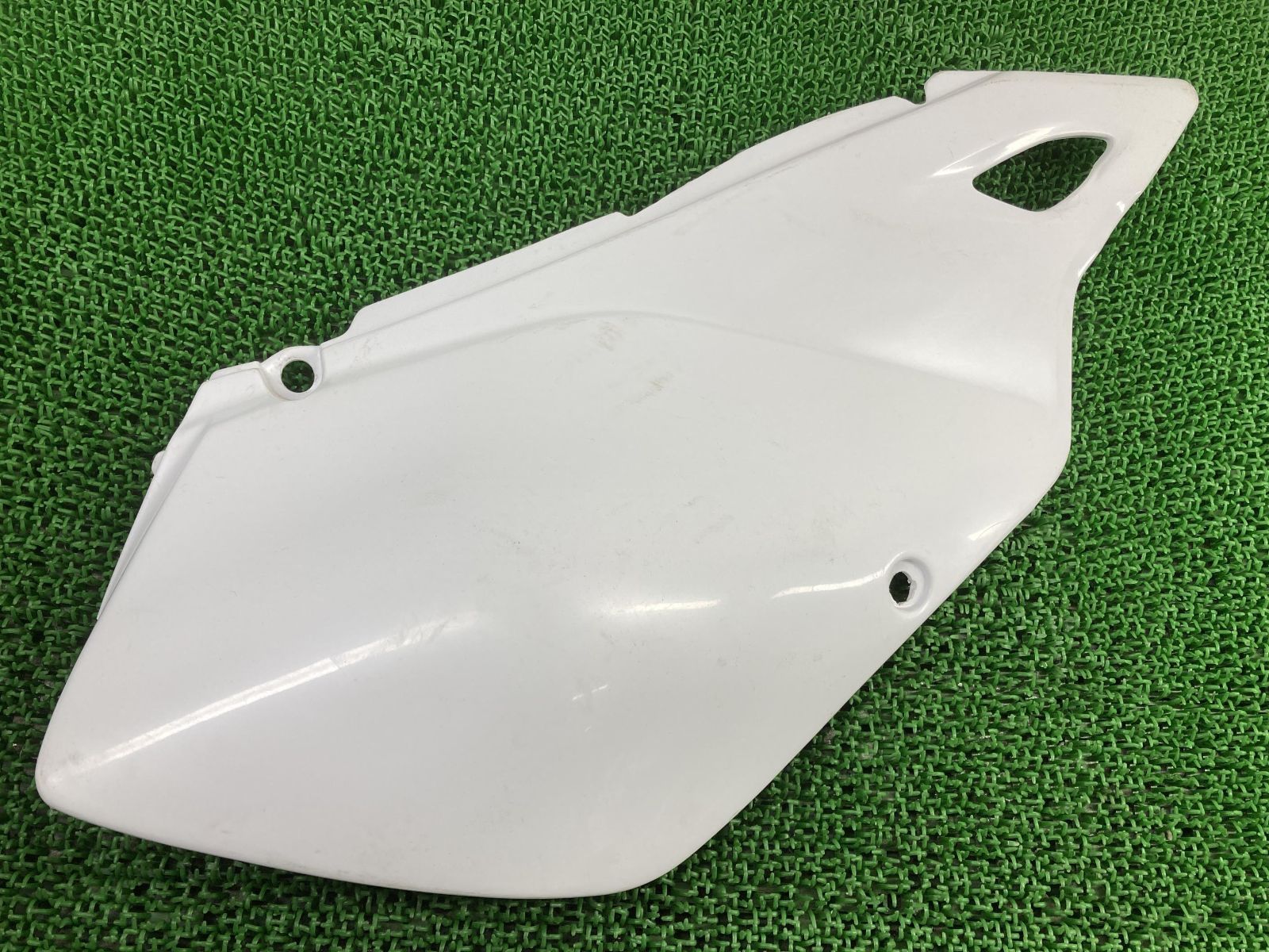 DR-Z400SM サイドカバー 右 白 000011704 社外 中古 バイク 部品 SK43A