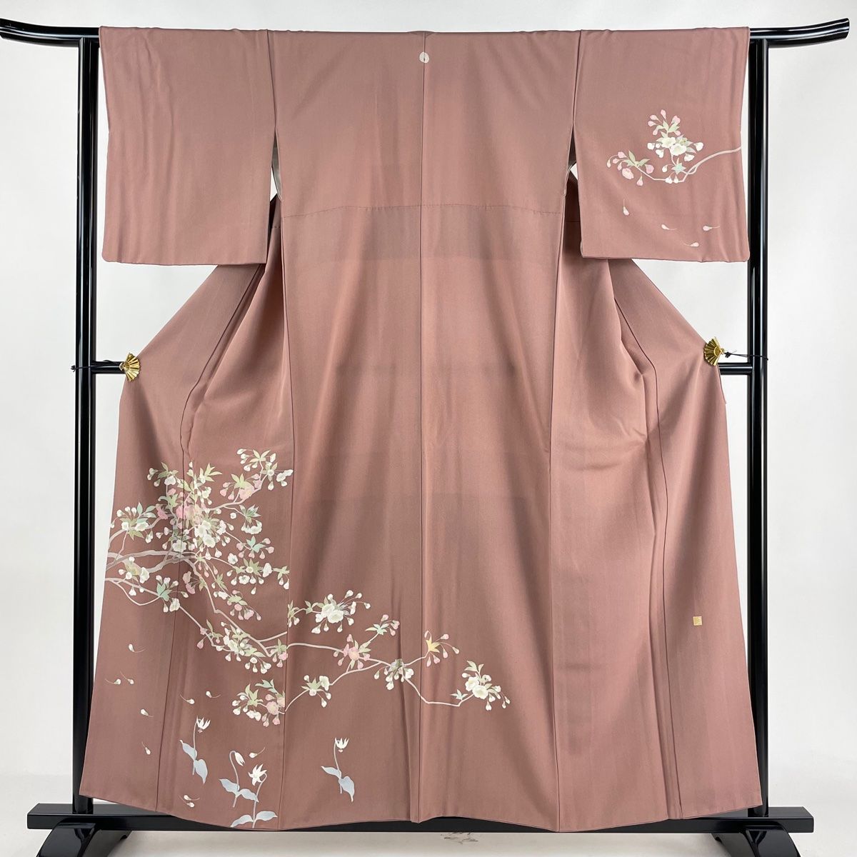 付下げ 身丈156.5cm 裄丈63cm S 袷 落款 桜 蕾 ピンクベージュ 正絹 秀品 一つ紋