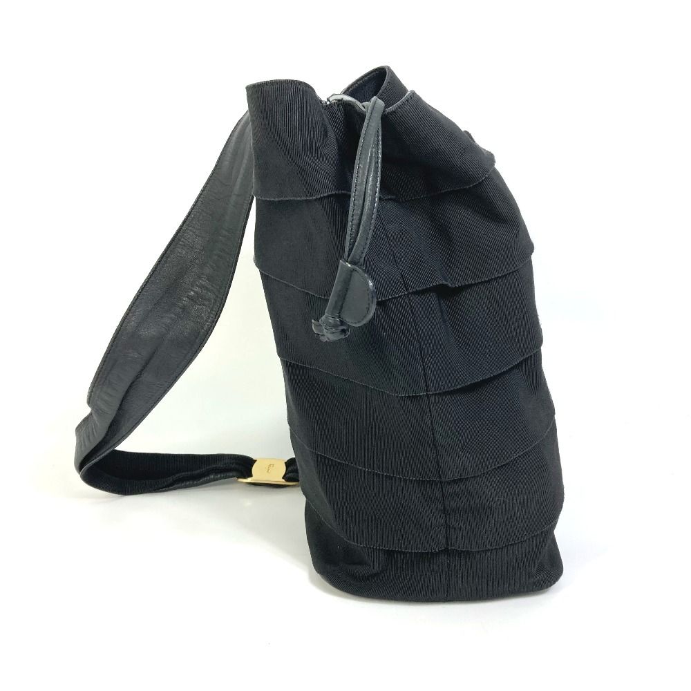 サルヴァトーレフェラガモ ワンショルダー 巾着リュック ショルダー