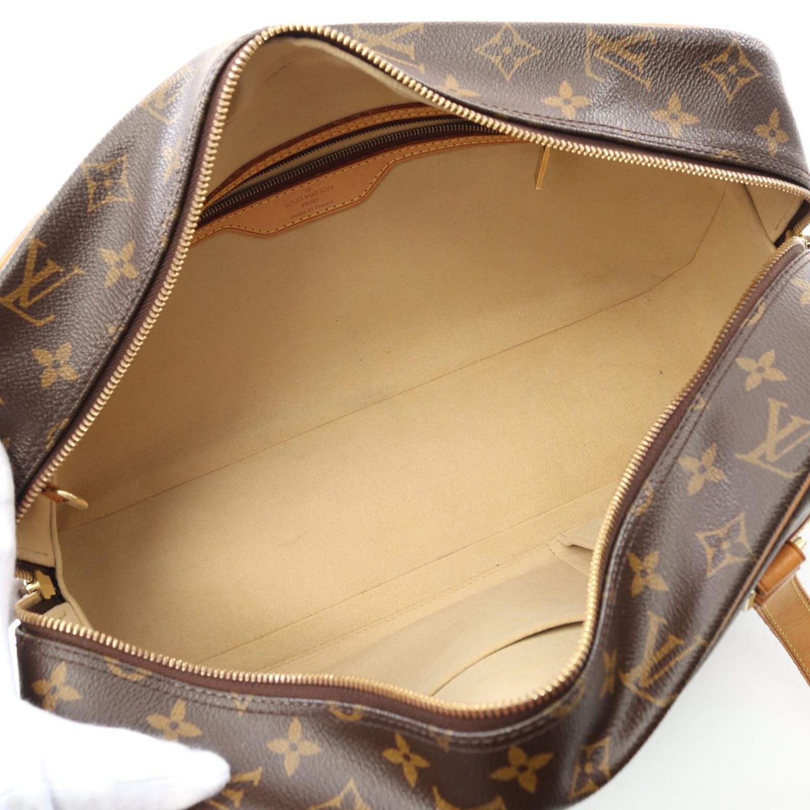 LOUIS VUITTON