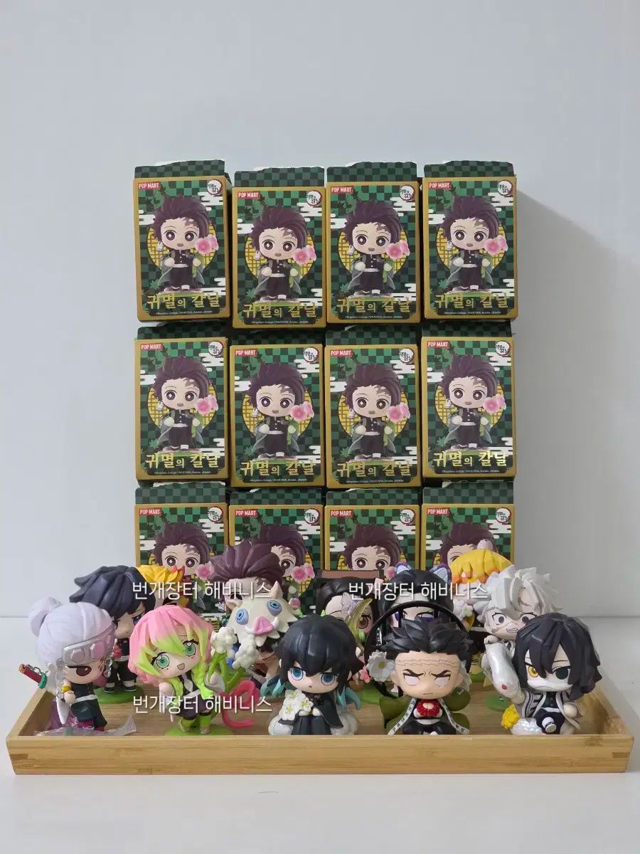 43フクロウ持つ福ひねり狸さん01 玄関 縁起 の いい 置物