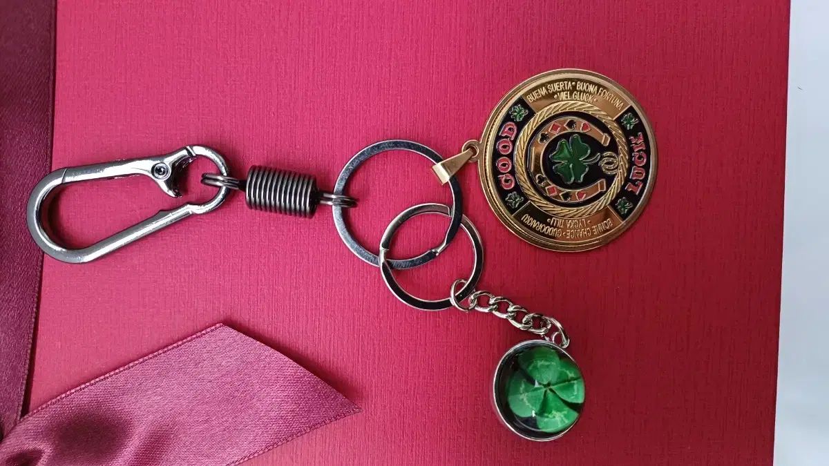 四 クローバー 運の コイン キーリング