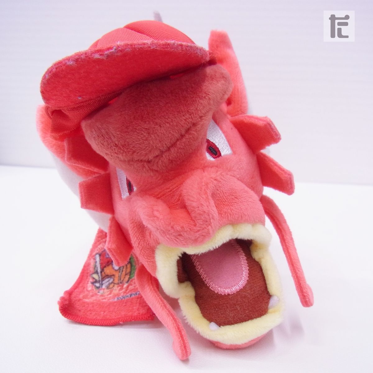 ポケモンセンター限定 広島カープ コイキング ぬいぐるみ 赤い