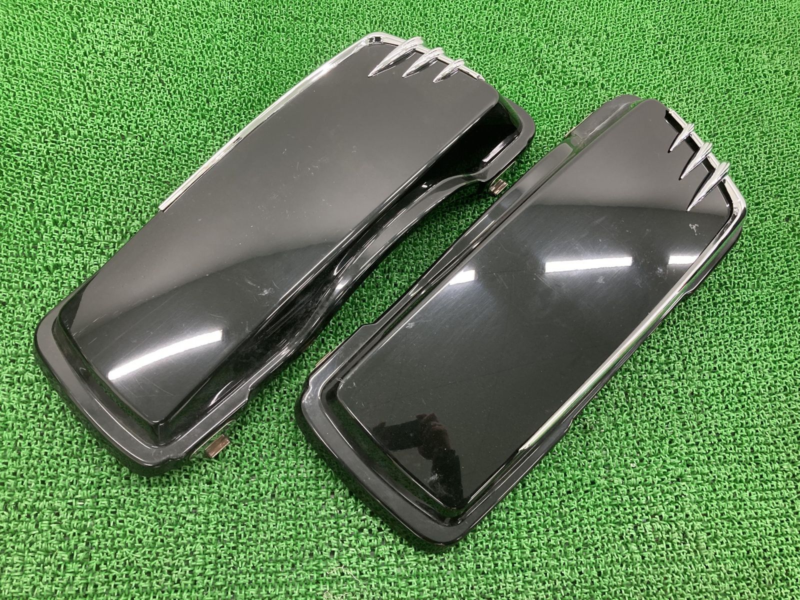 FLHR1690 パニアケースリッド 左右 黒 5HD1FBME5CB636*** ハーレー 純正 中古 ツーリング ロードキング 割れ欠け無し 品薄 希少品